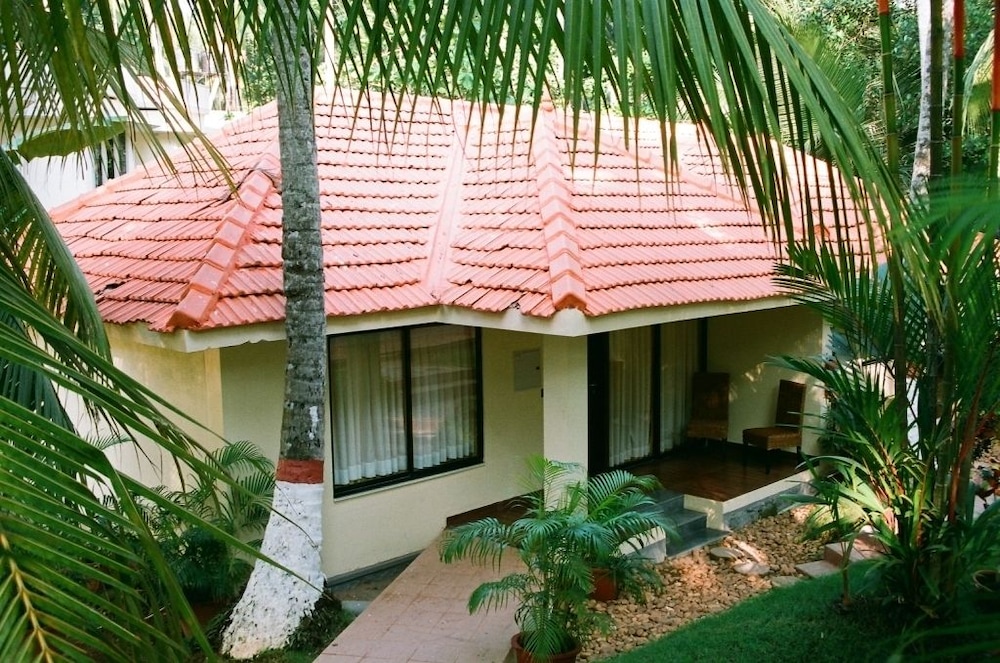 Country Spa Wellness Beach Resort Kovalam Beach Road