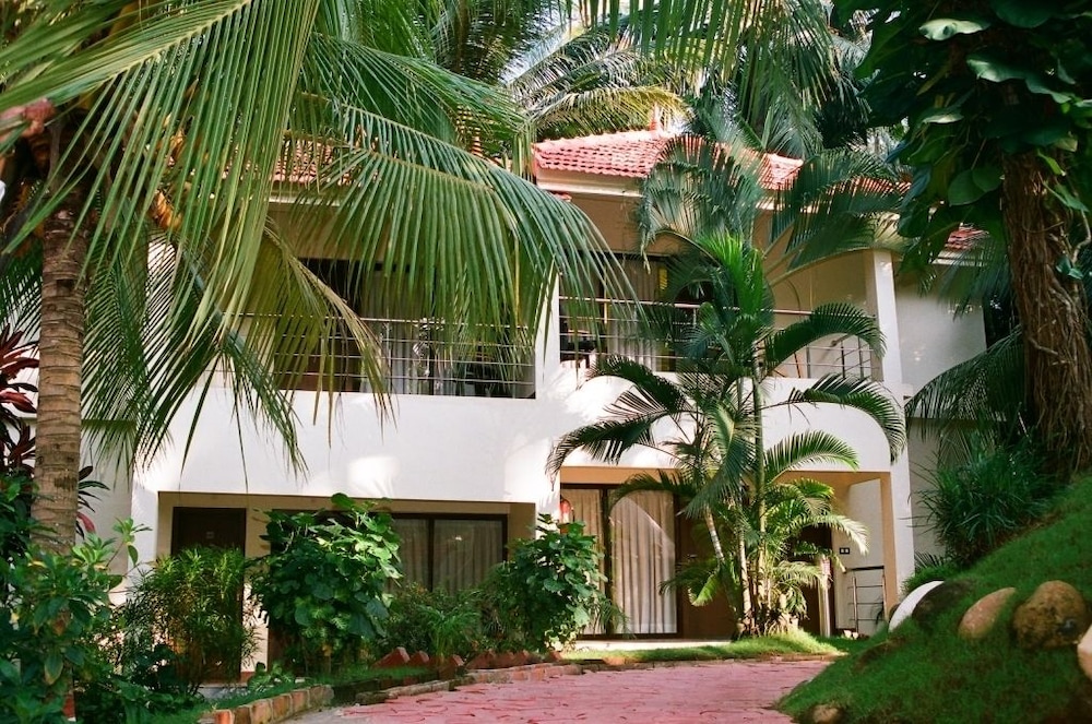 Country Spa Wellness Beach Resort Kovalam Beach Road