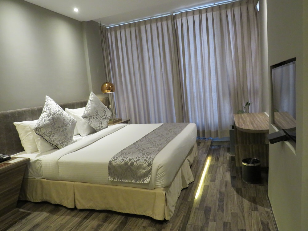 Sterling Palm Bliss Wellness Resort, Rishikesh