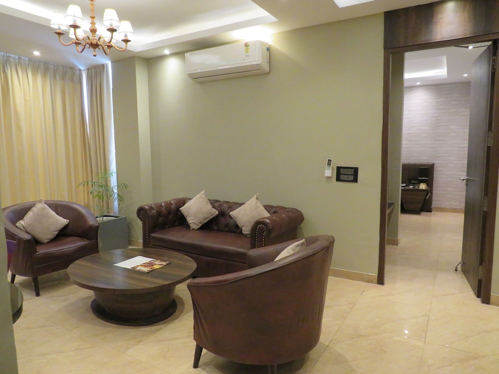 Sterling Palm Bliss Wellness Resort, Rishikesh