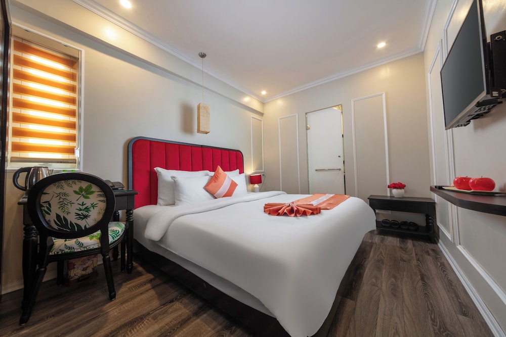 Tu Linh Palace Hotel