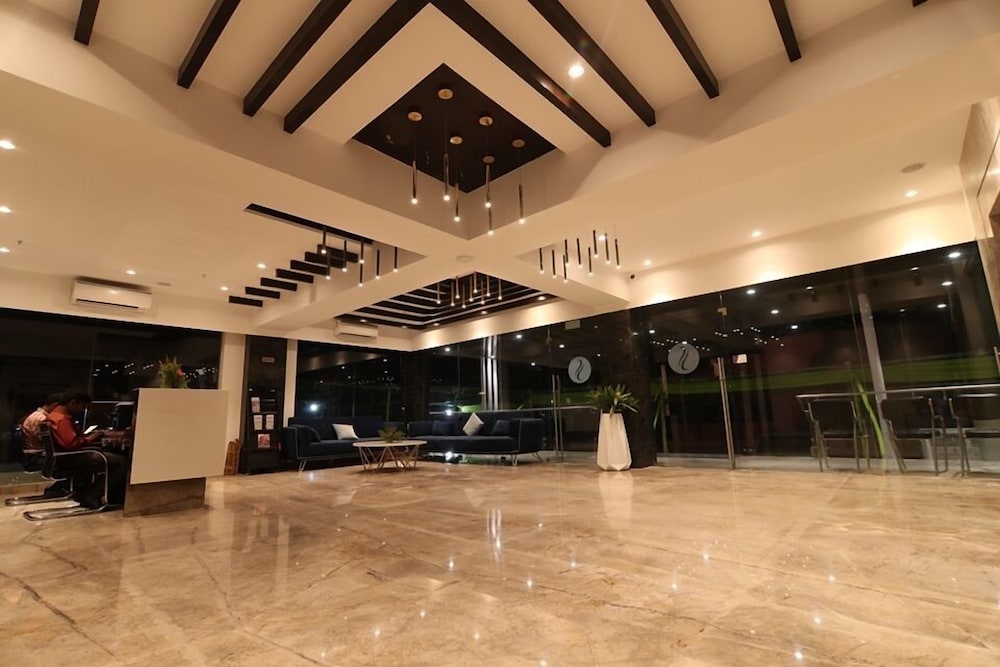 Sri Sri Sri Hotel