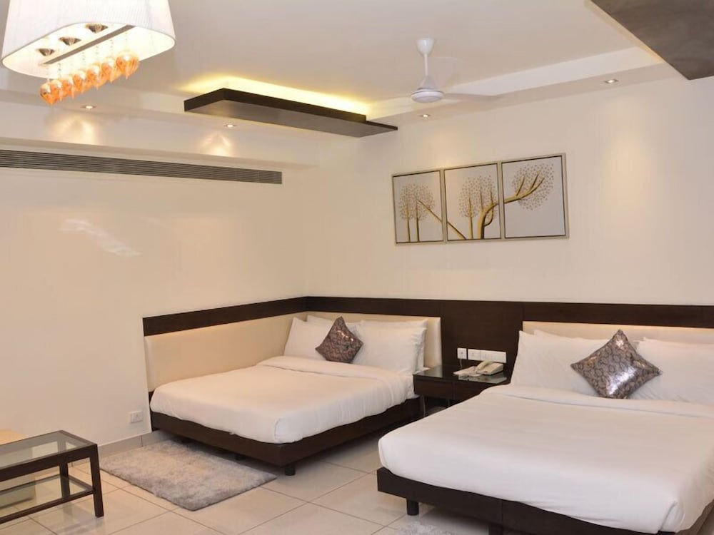 Hotel Amrapali Grand