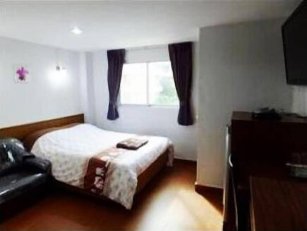 Orchid Inn