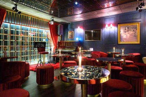 Dream Factory Hotel & Rooftop Bar