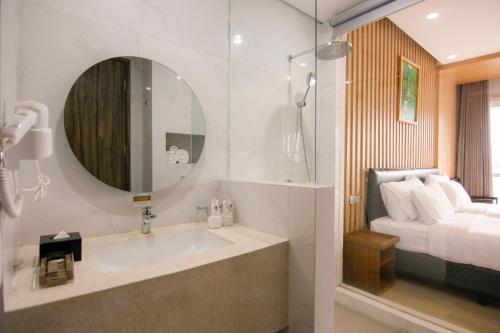 Raja Hotel Kuta Mandalika Powered by Archipelago
