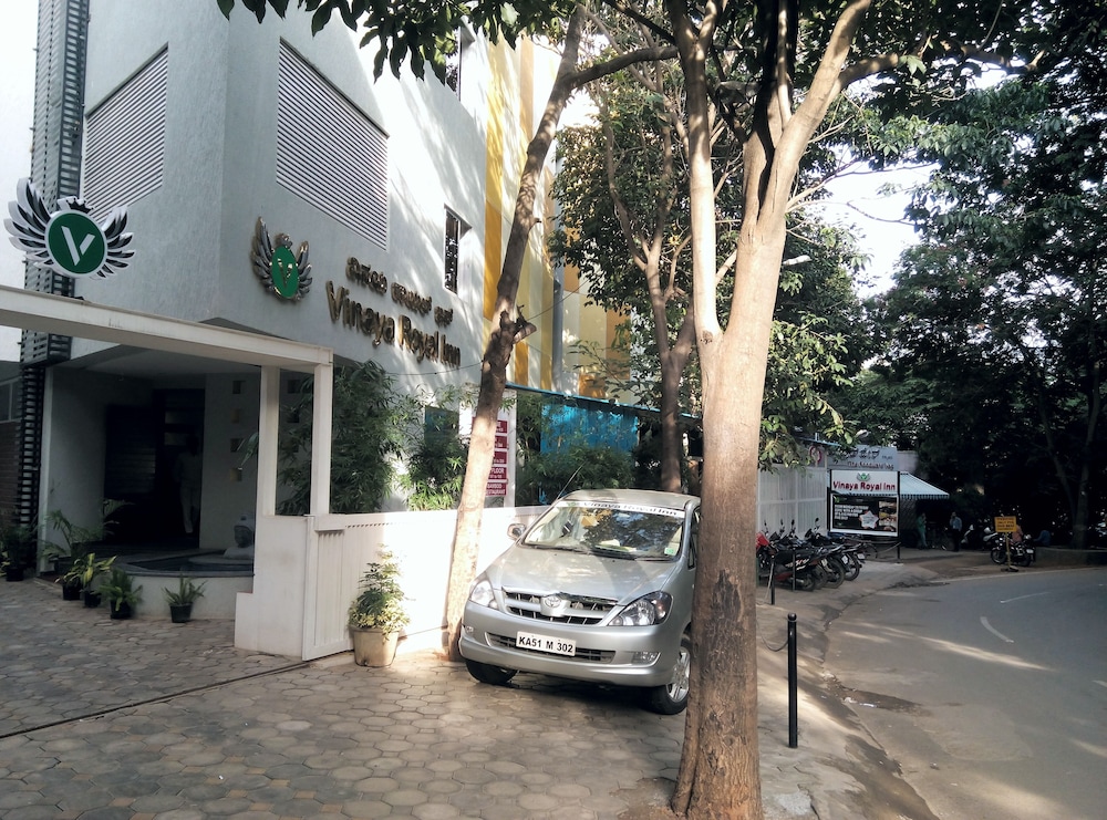 Vinaya Royal Inn