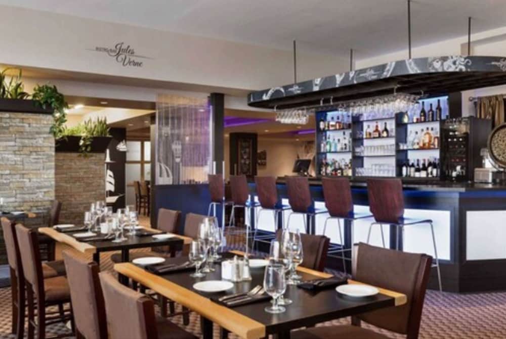Travelodge by Wyndham Hotel & Convention Centre Quebec City
