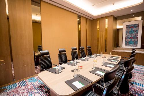 Holiday Inn Lucknow Airport