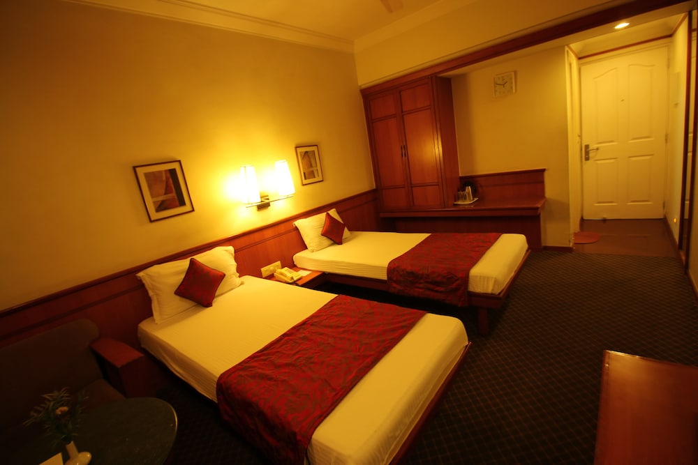 Hotel Skylon by Bizzgrow Hotels