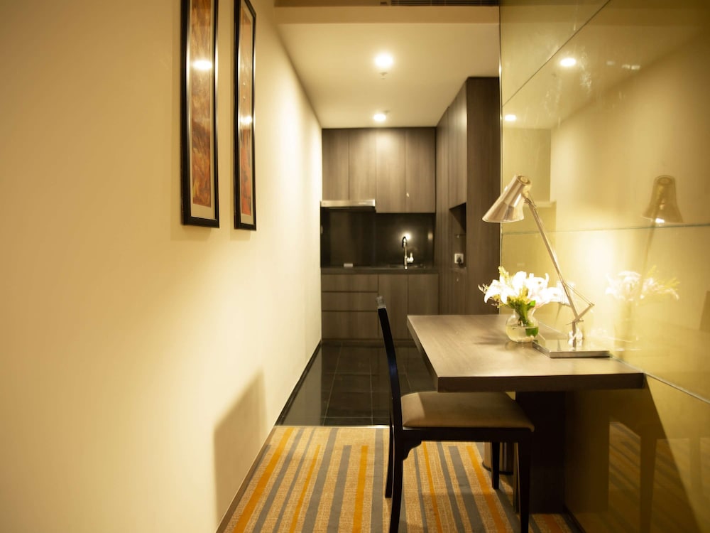 Novotel Kolkata Hotel & Residences Hotel