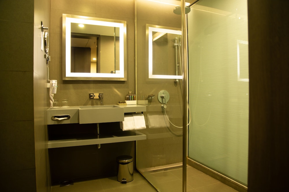 Novotel Kolkata Hotel & Residences Hotel
