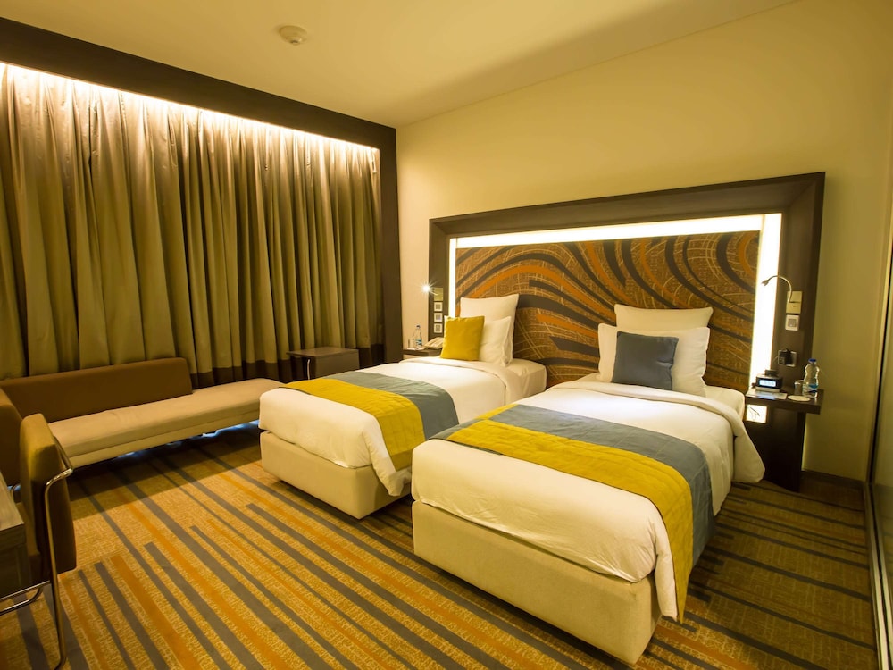 Novotel Kolkata Hotel & Residences Hotel