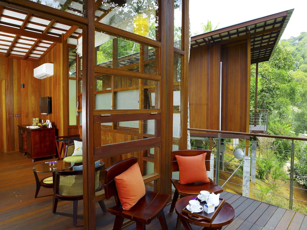 Niraamaya Retreats Cardamom Club Thekkady