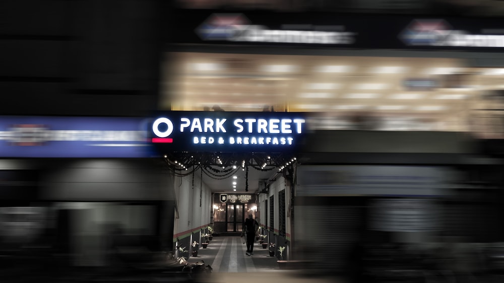 10 Park Street Hotel & Banquets