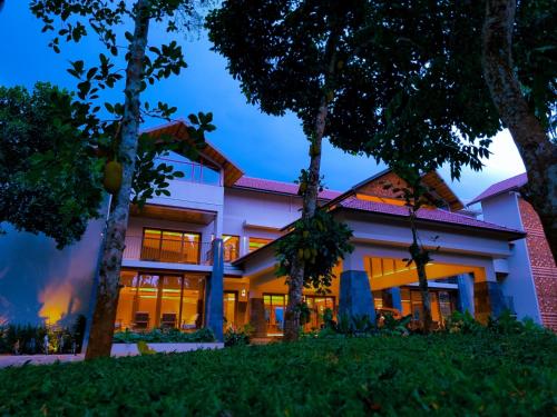 Sterling Lontano Waterfront Wayanad
