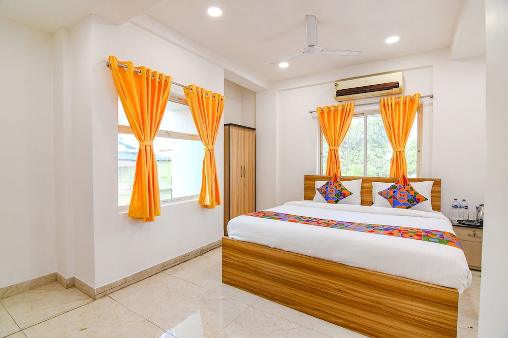 FabHotel Grand Hazra Inn