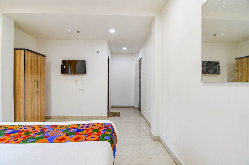 FabHotel Grand Hazra Inn