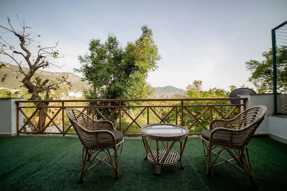 Hotel Rajpur Heights