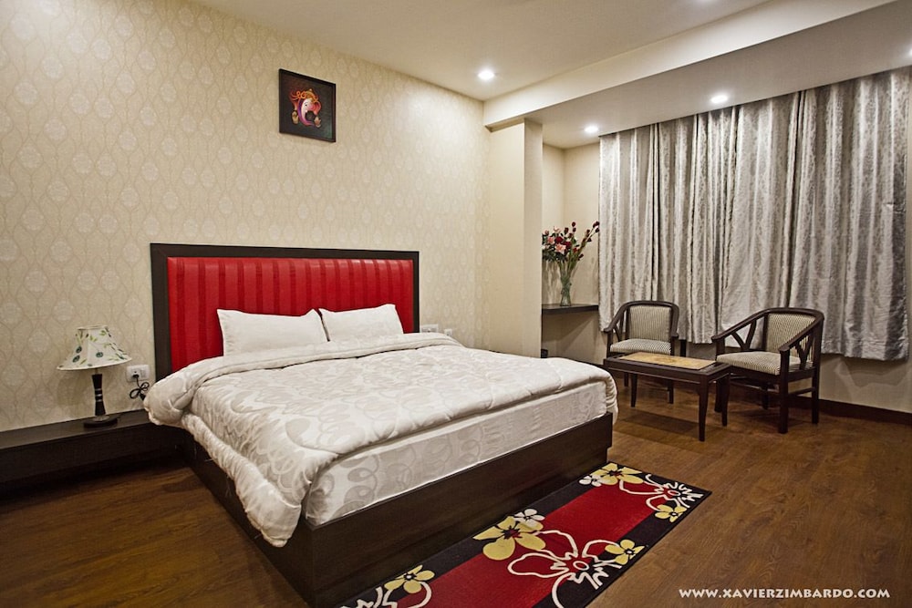 Hotel Krishnam Vrindavan - Near Bankey Temple