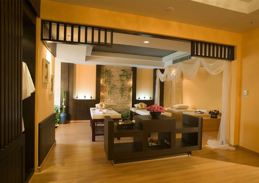 Bangkok Natural Spa Resort and Suite