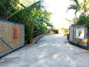 Island Tiki Paradise Resort