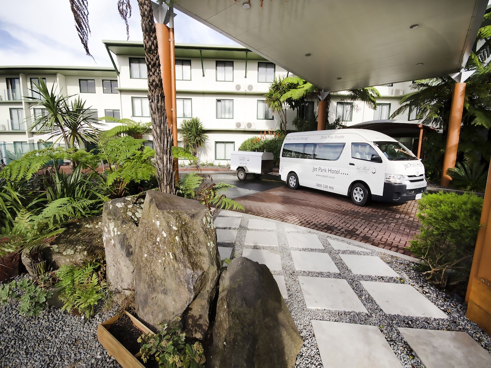 Jet Park Hotel & Conference Centre