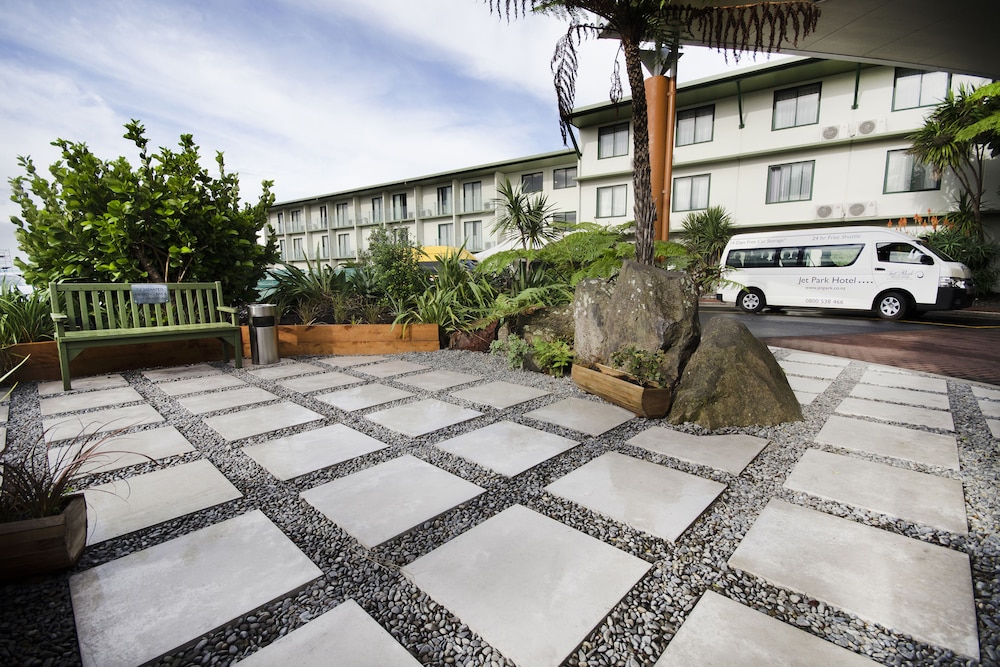 Jet Park Hotel & Conference Centre