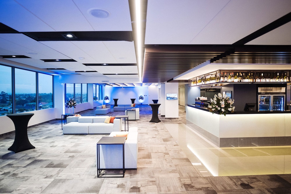 Jet Park Hotel & Conference Centre