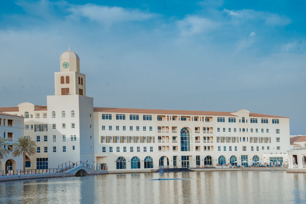 Millennium Lakeview Hotel