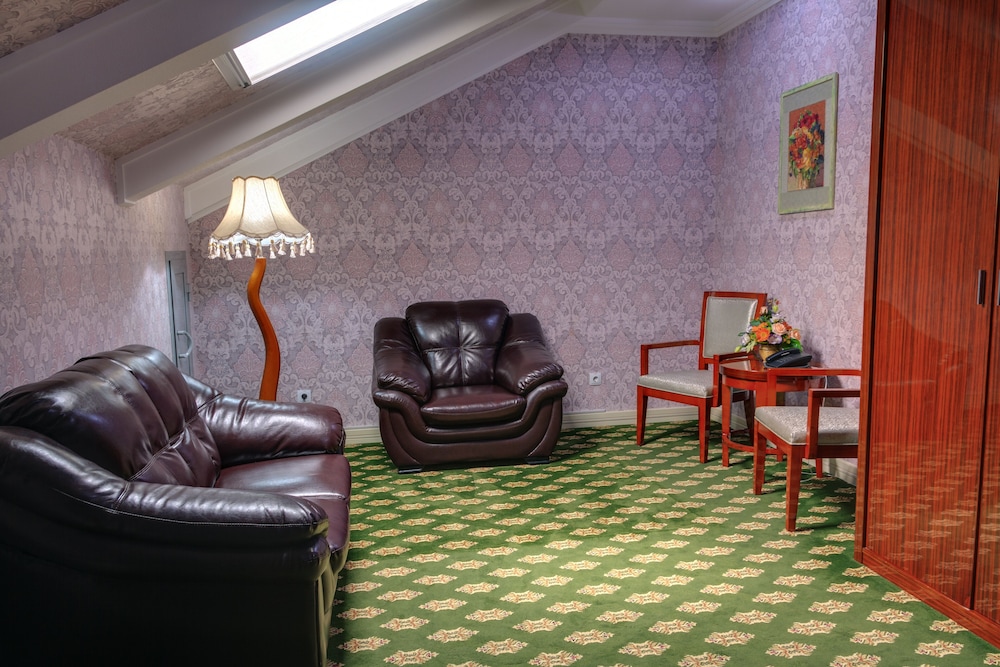 City Line Boutique Hotel