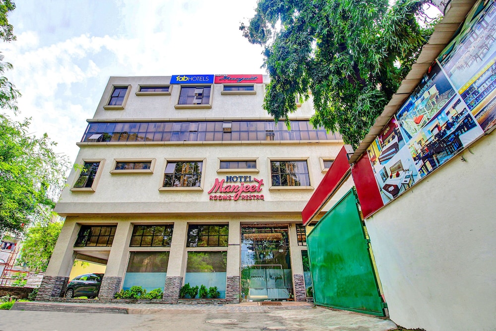  FabHotel Prime Manjeet