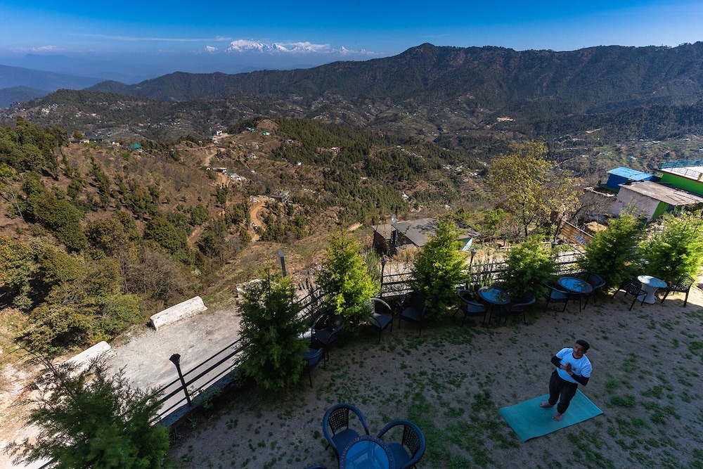 Himalayas by the Lake Hill