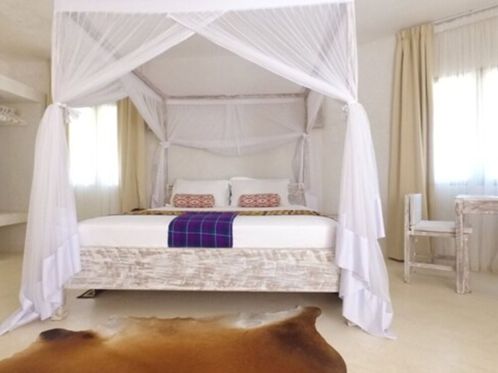 The Villa Luxury Suites Hotel