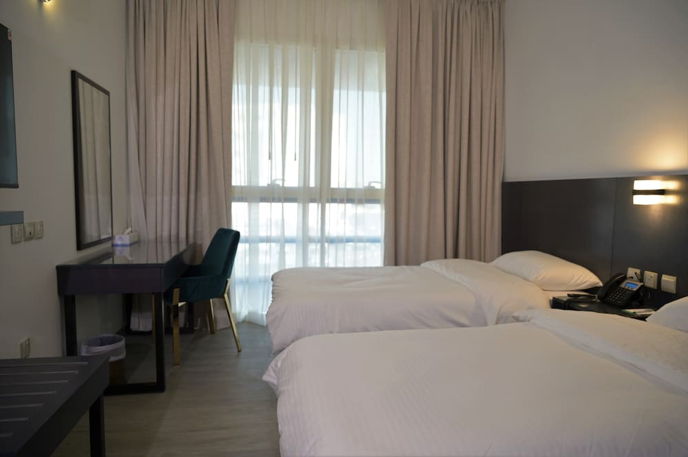 Garden City Hotel