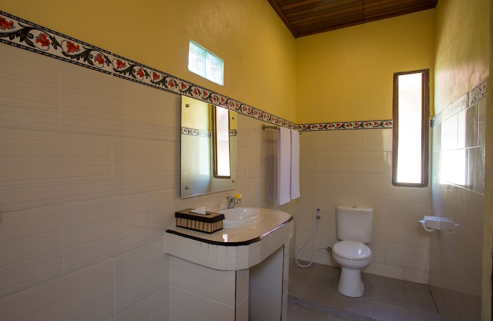 Rijet Villa Beach & Restaurant