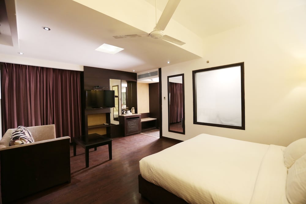 Hotel Oyster - City Centre Sector 17