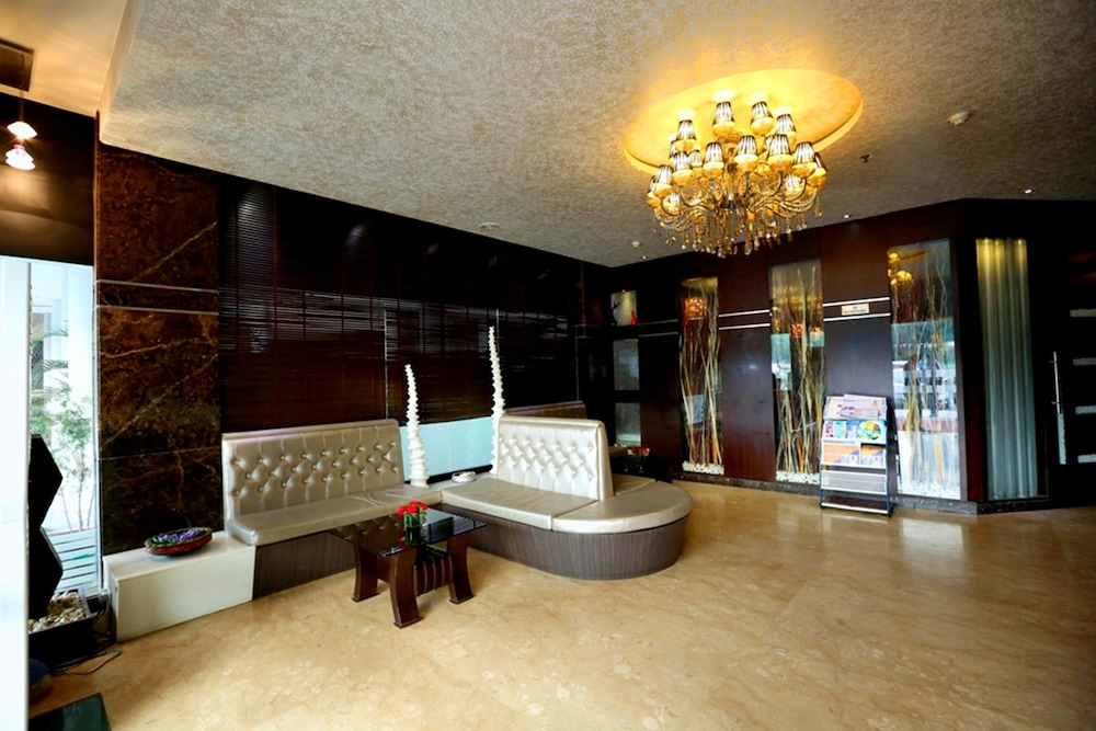Hotel Oyster - City Centre Sector 17