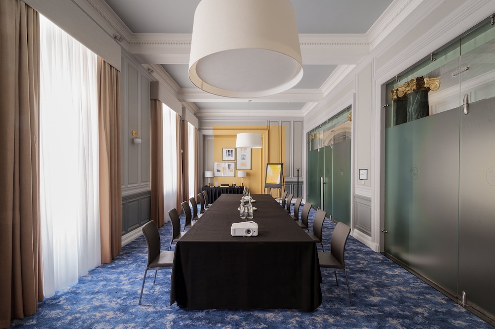 voco Grand Central Glasgow by IHG