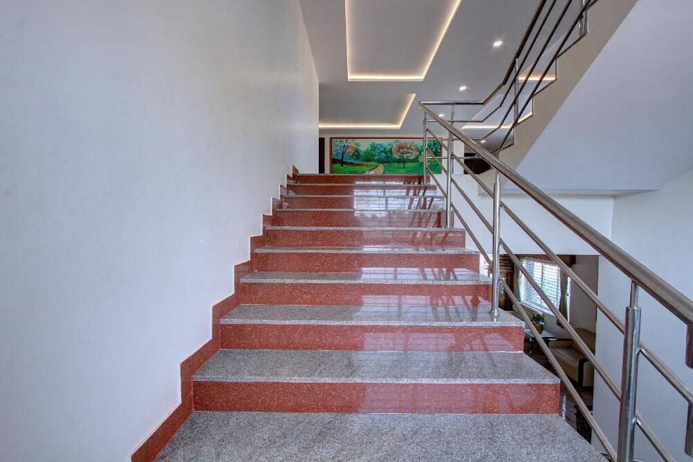 Hotel Ambika International