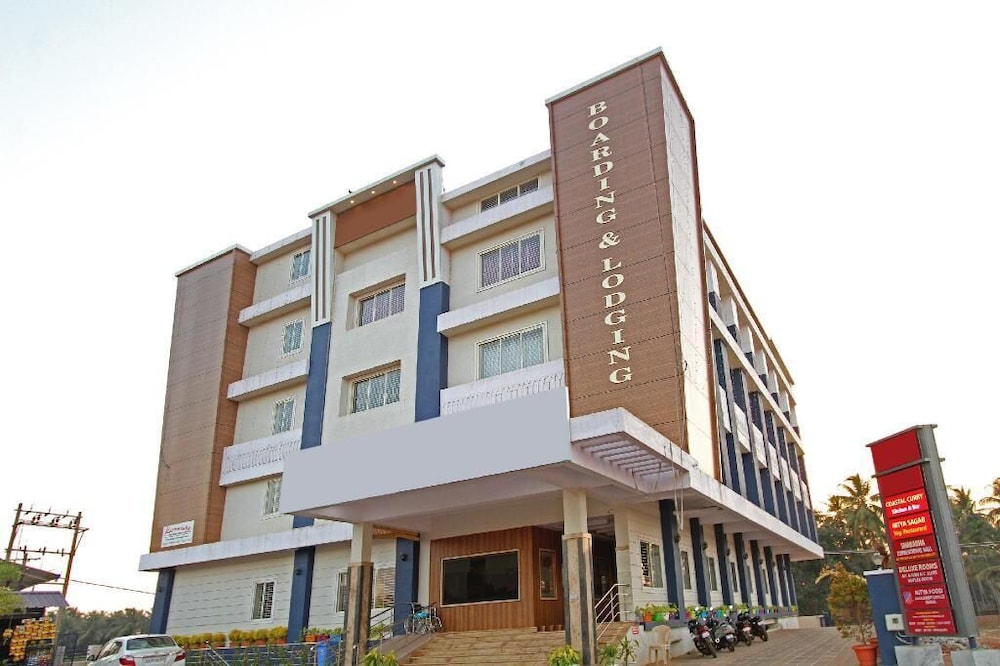 Hotel Ambika International