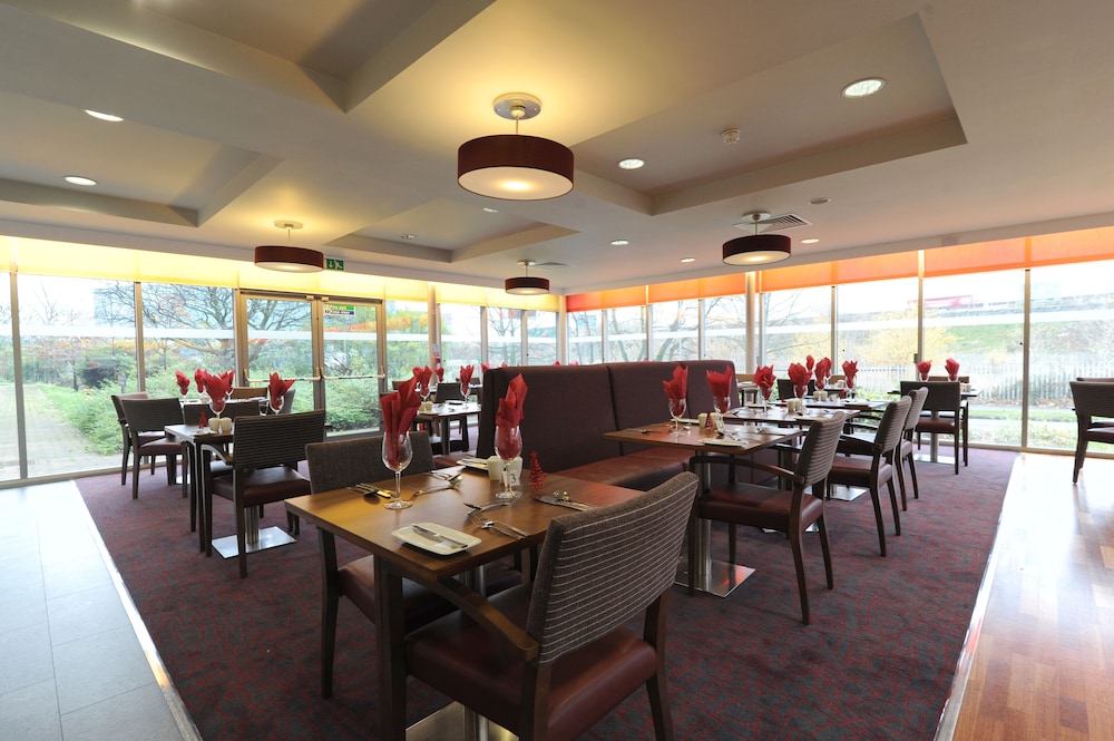 Park Inn by Radisson Birmingham Walsall M6 J9