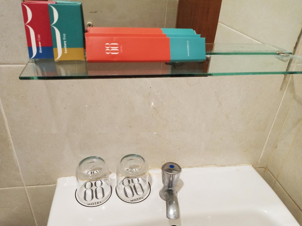 Hotel 88 Embong Kenongo by WH