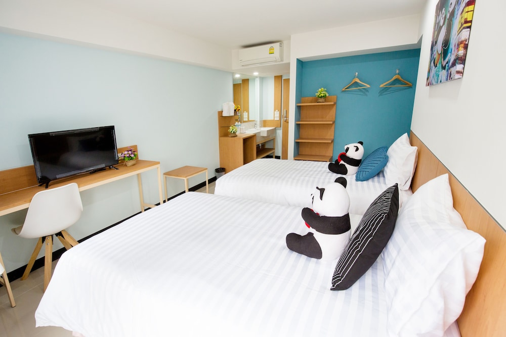 Lucky Panda Hotel