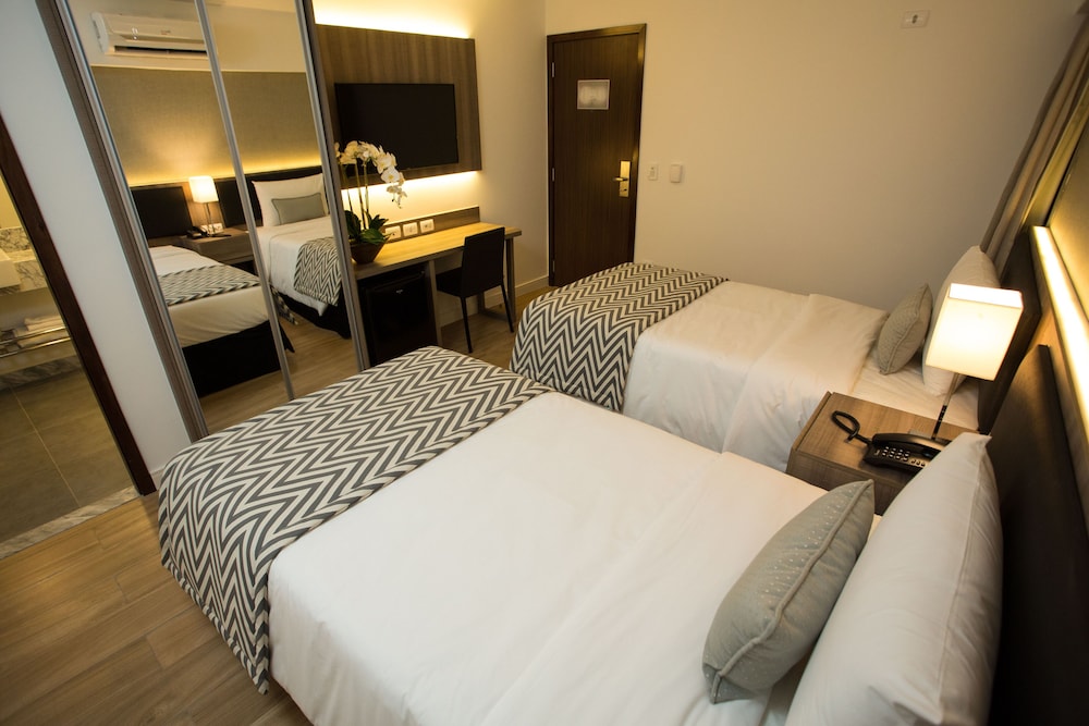 Royal Regency Palace Hotel