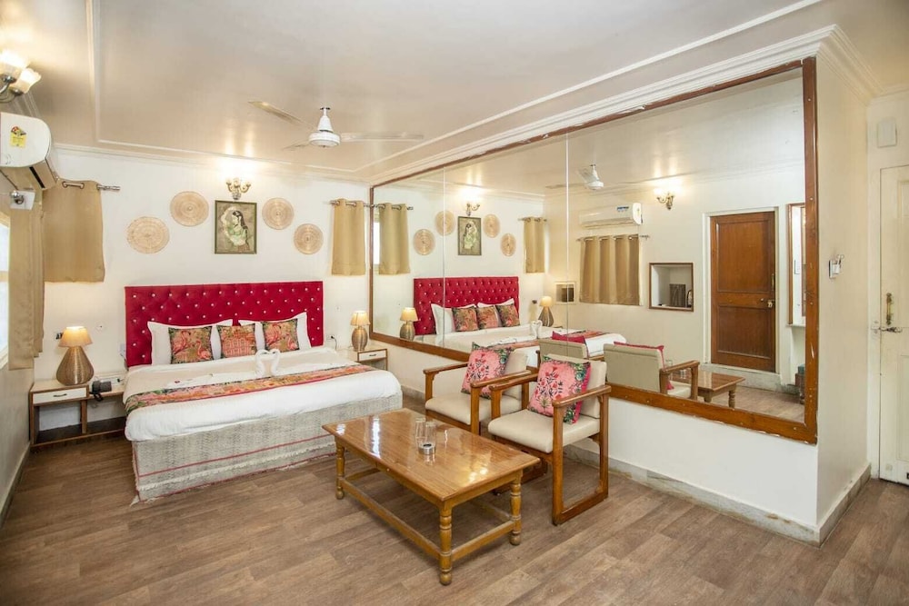Hotel Pink Palace - A Boutique Heritage Hotel