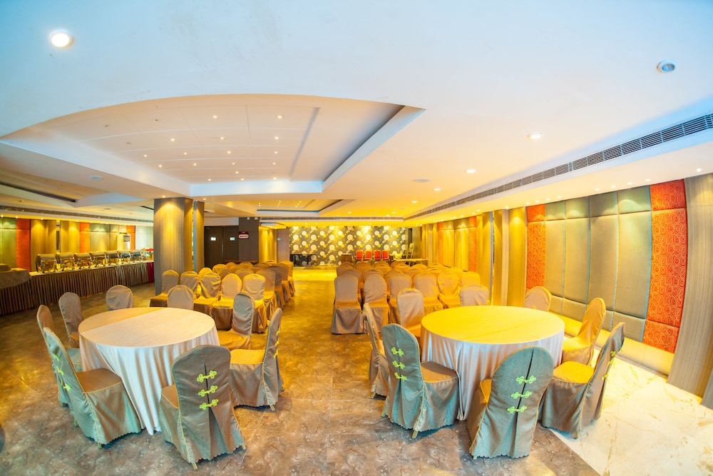 Hemaadri Grand