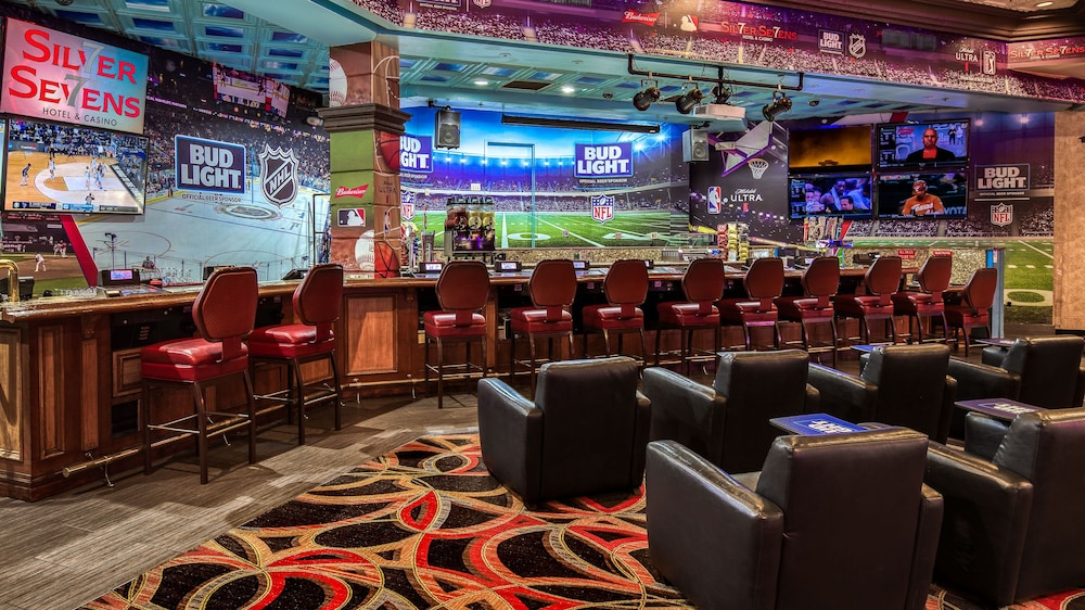 Silver Sevens Hotel & Casino
