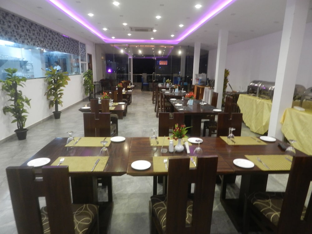 Pearl City Hotel
