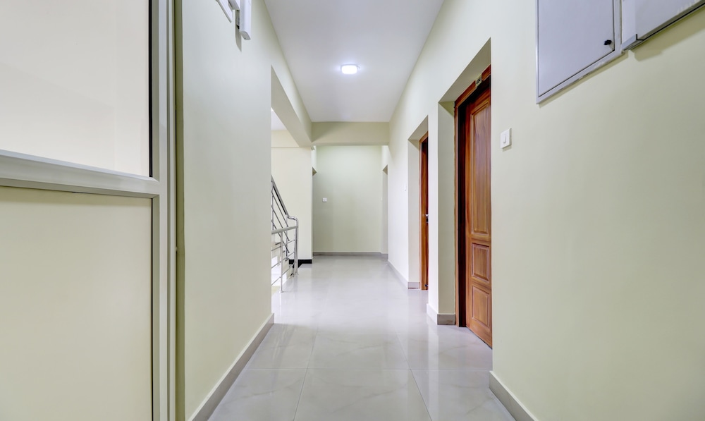 Treebo Petals Suites Marine Drive
